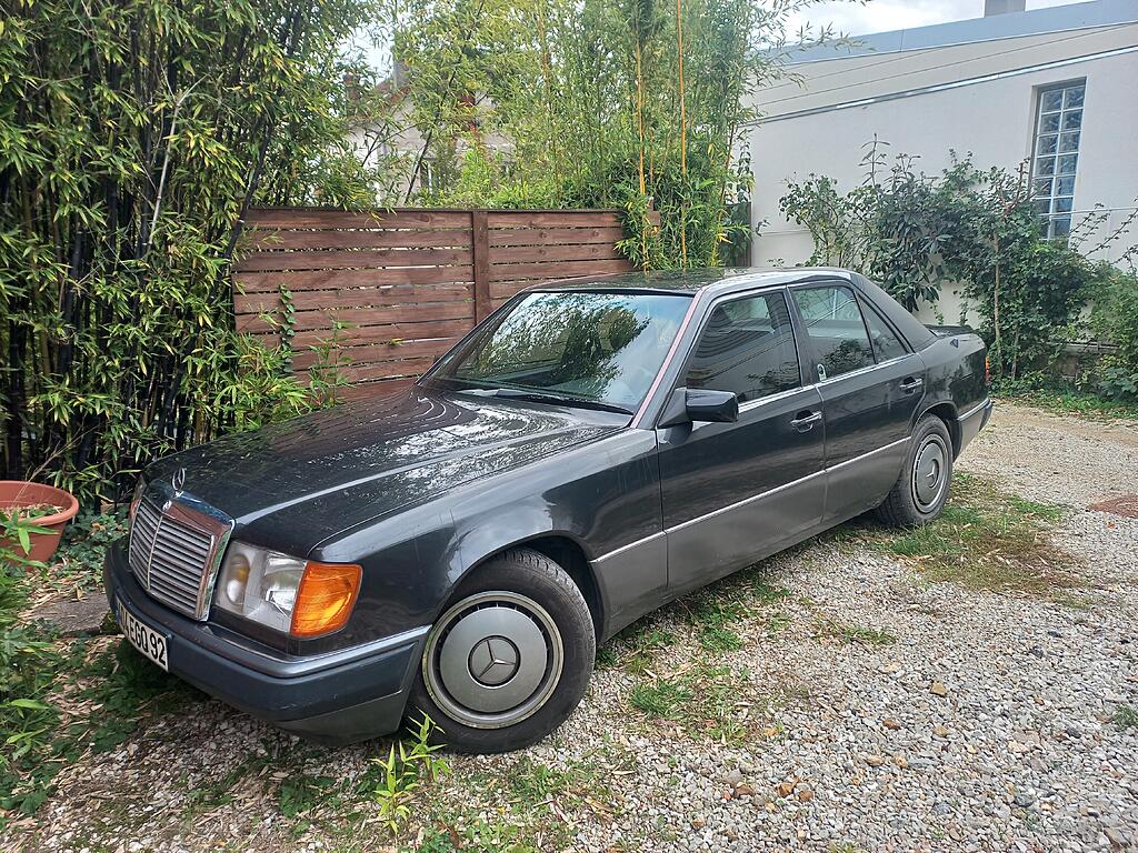 Cliquez sur l'image pour la voir en taille réelle 

Nom : 		Mercedes-200E.jpg 
Affichages :	0 
Taille :		4,84 Mo 
ID : 			503707