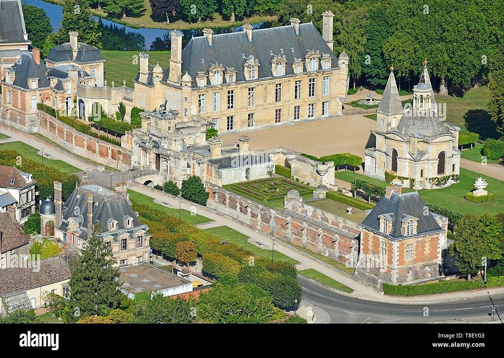Cliquez sur l'image pour la voir en taille réelle   Nom : 		en-france-en-eure-et-loir-chateau-d-anet-chateau-renaissance-du-xvie-siecle-commande-par-henri-ii-a-diane-de-poitiers-vue-aerienne-t8eyg3.jpg  Affichages :	5  Taille :		267,3 Ko  ID : 			515014